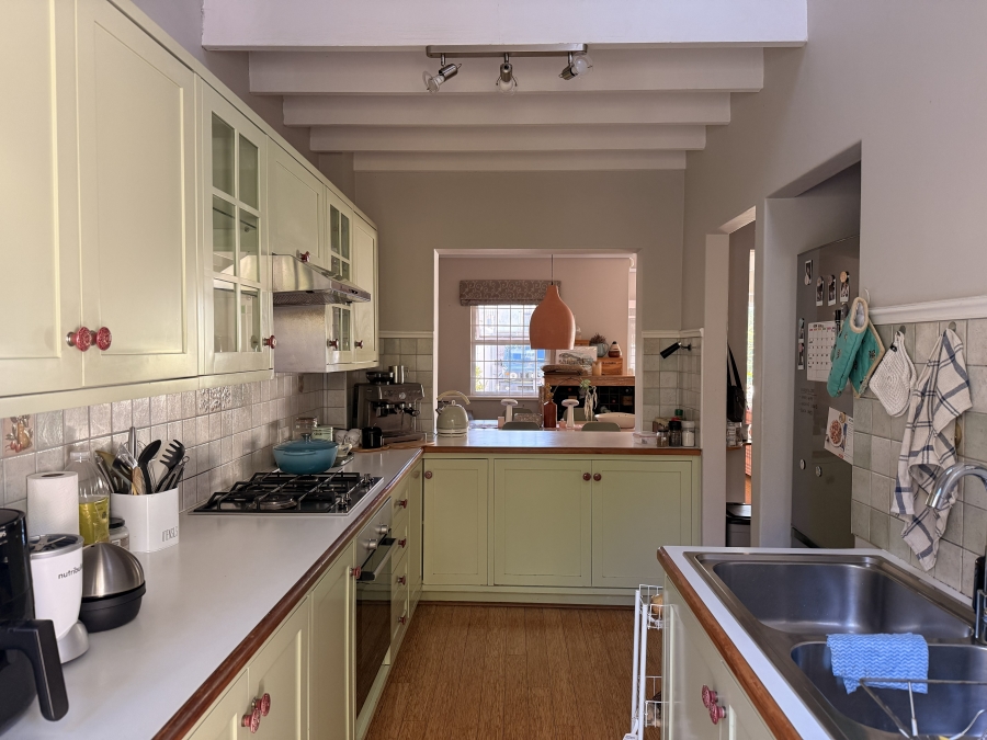 To Let 3 Bedroom Property for Rent in Wynberg Upper Western Cape